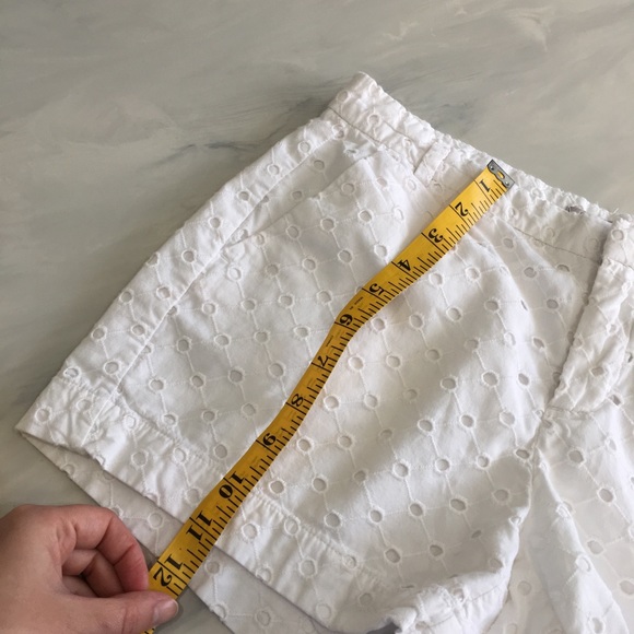 Gap white eyelet shorts size 2 Euc - Picture 6 of 7